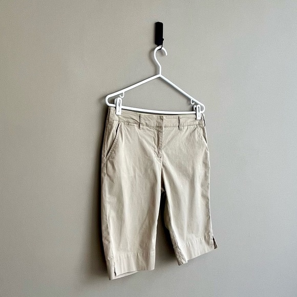Tommy Hilfiger beige bermudas - Picture 2 of 7